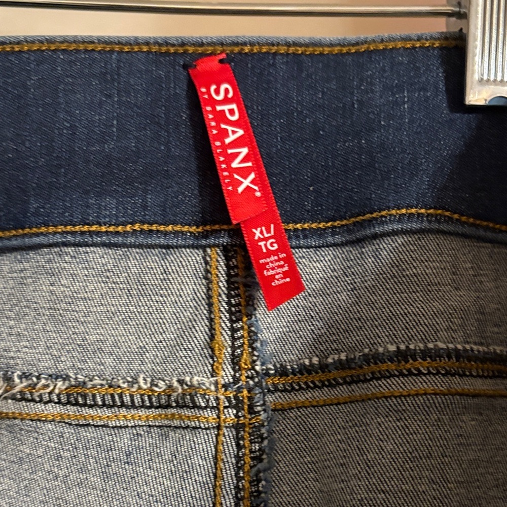 BNWT SPANX Ripped Distressed Blue jean leggings - Xl size - Picture 4 of 9